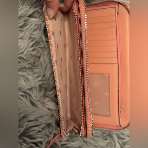 Kate spade wallet/wristlet - Picture 3 of 4